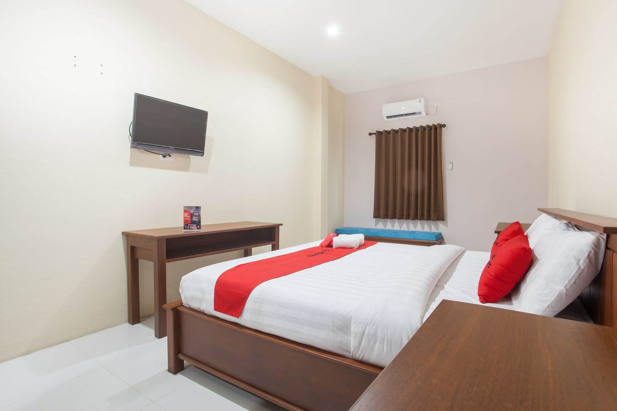 Reddoorz Near Universitas Wijaya Kusuma Surabaya Exterior foto